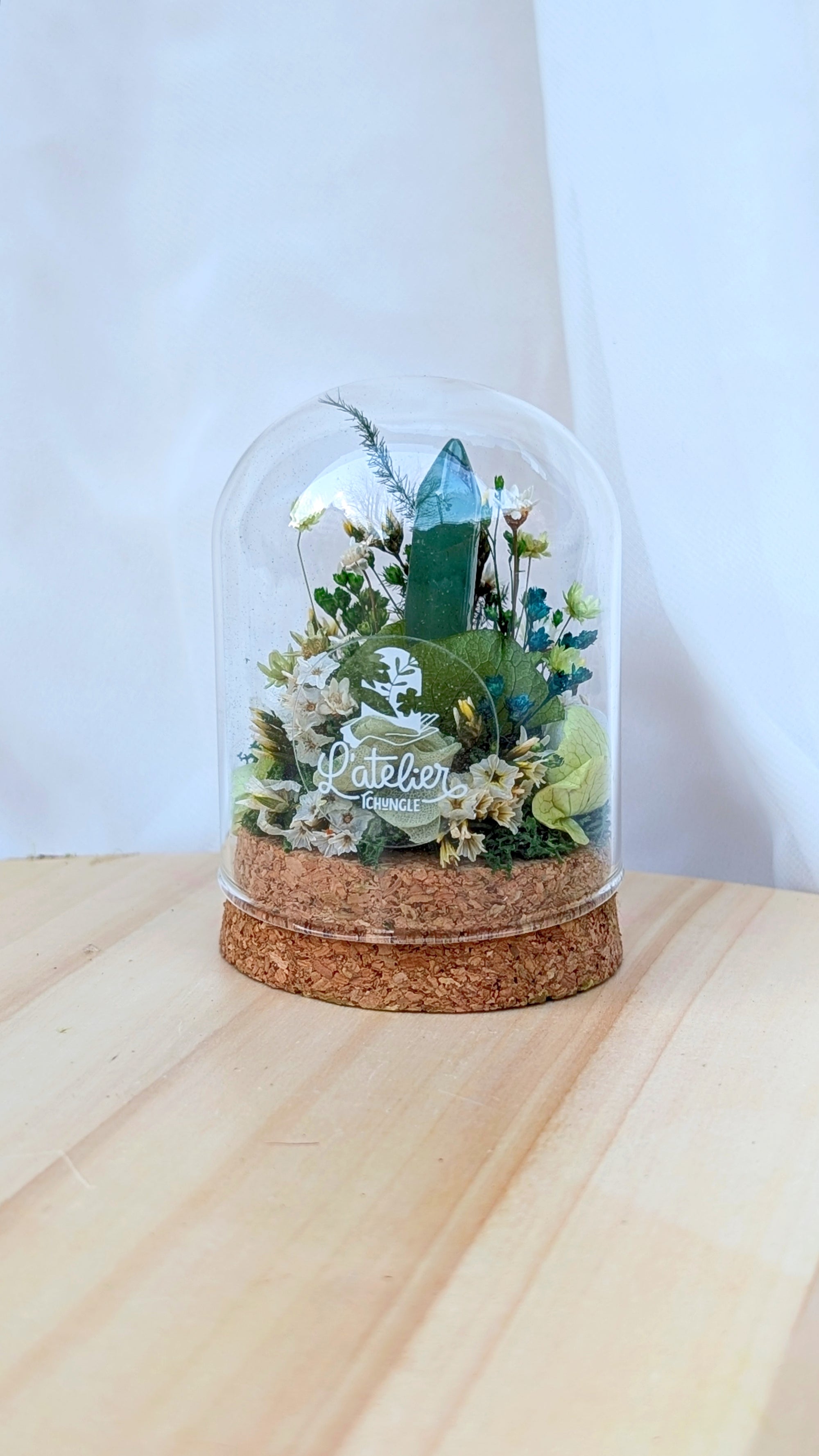 Dôme de fleurs séchées avec cristal