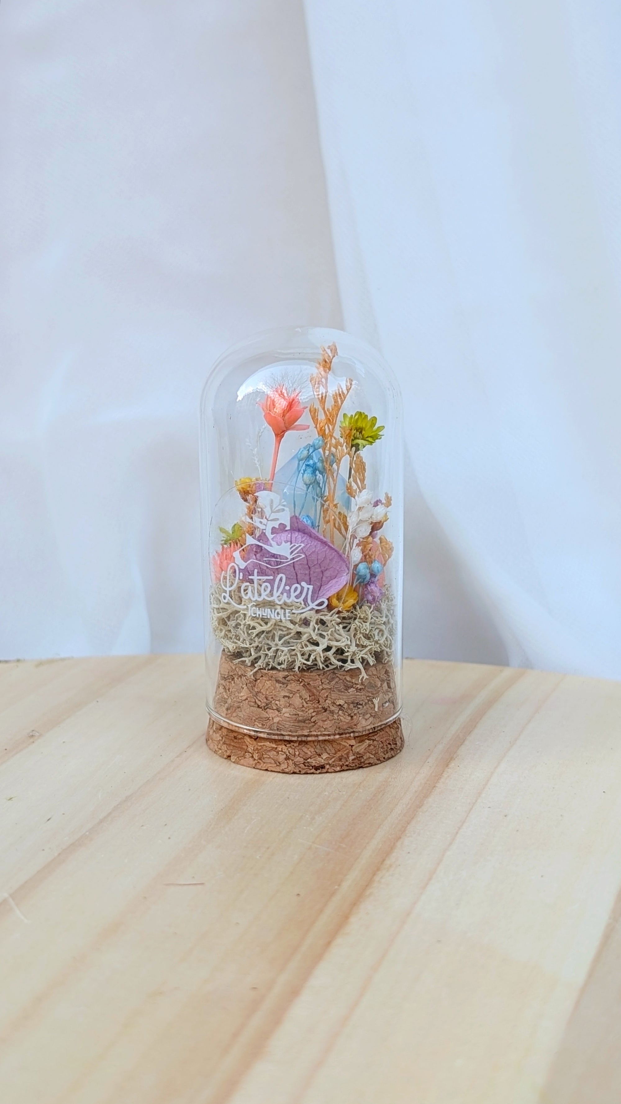 Dôme de fleurs séchées avec cristal