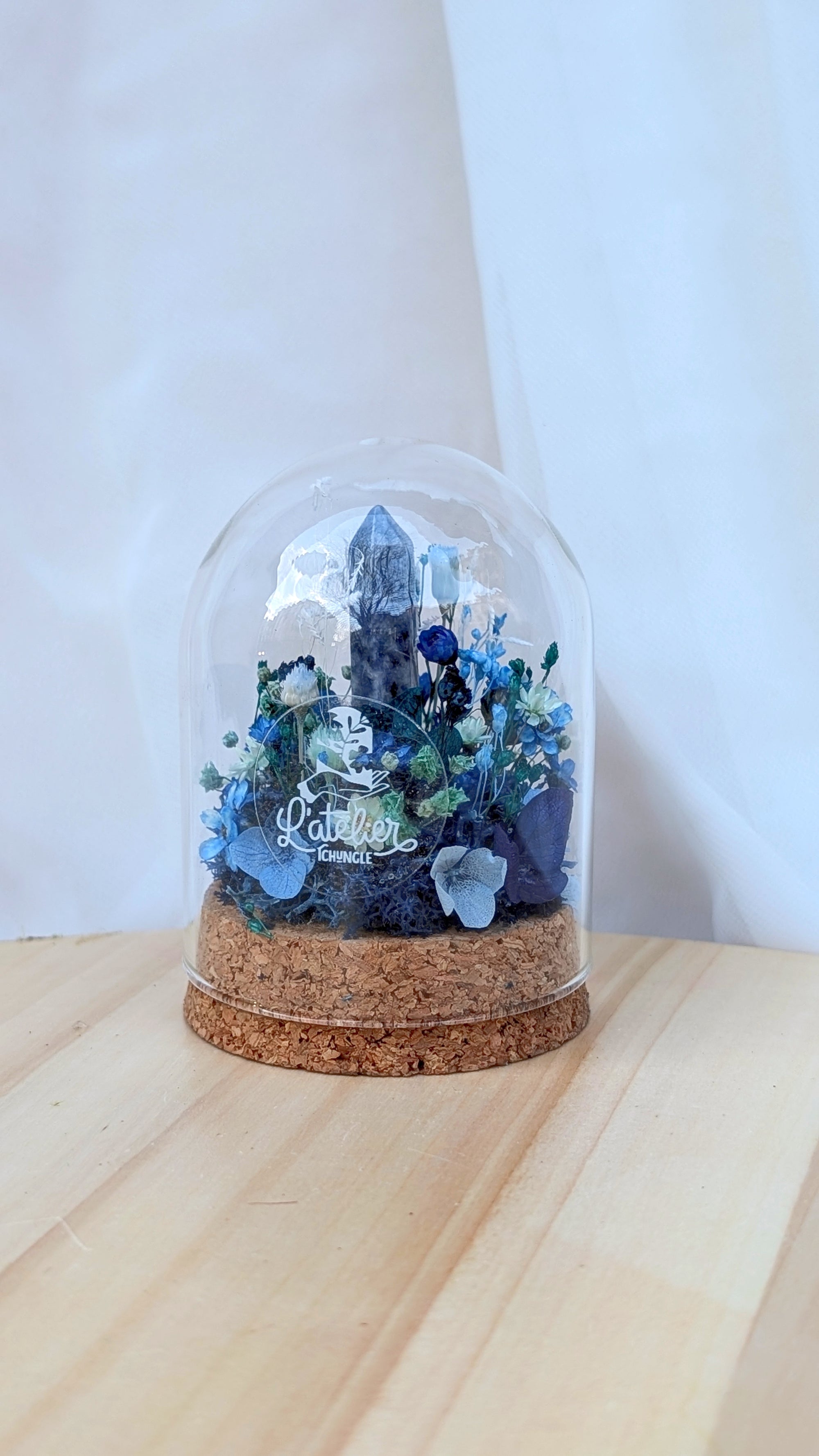 Dôme de fleurs séchées avec cristal