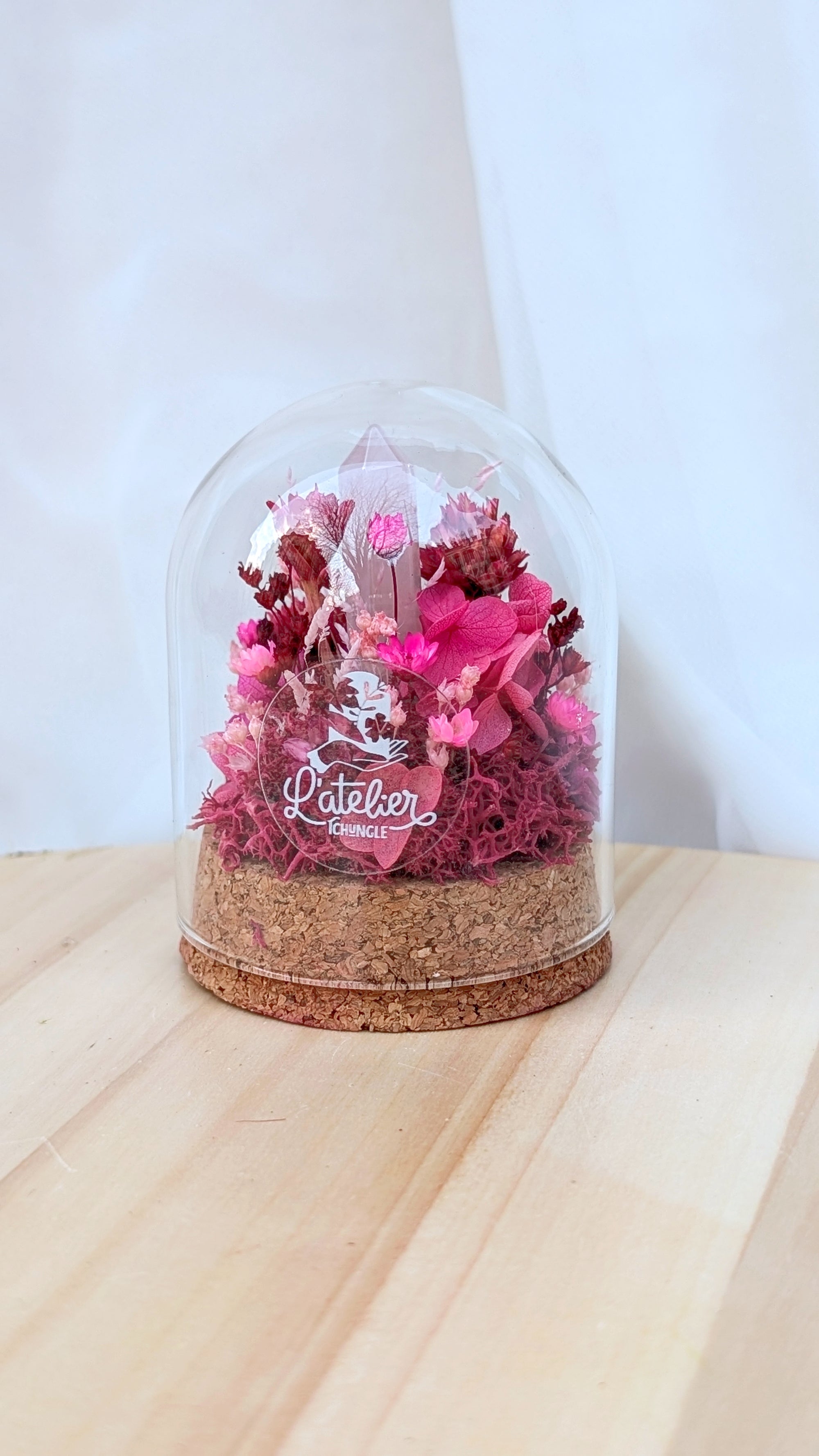 Dôme de fleurs séchées avec cristal